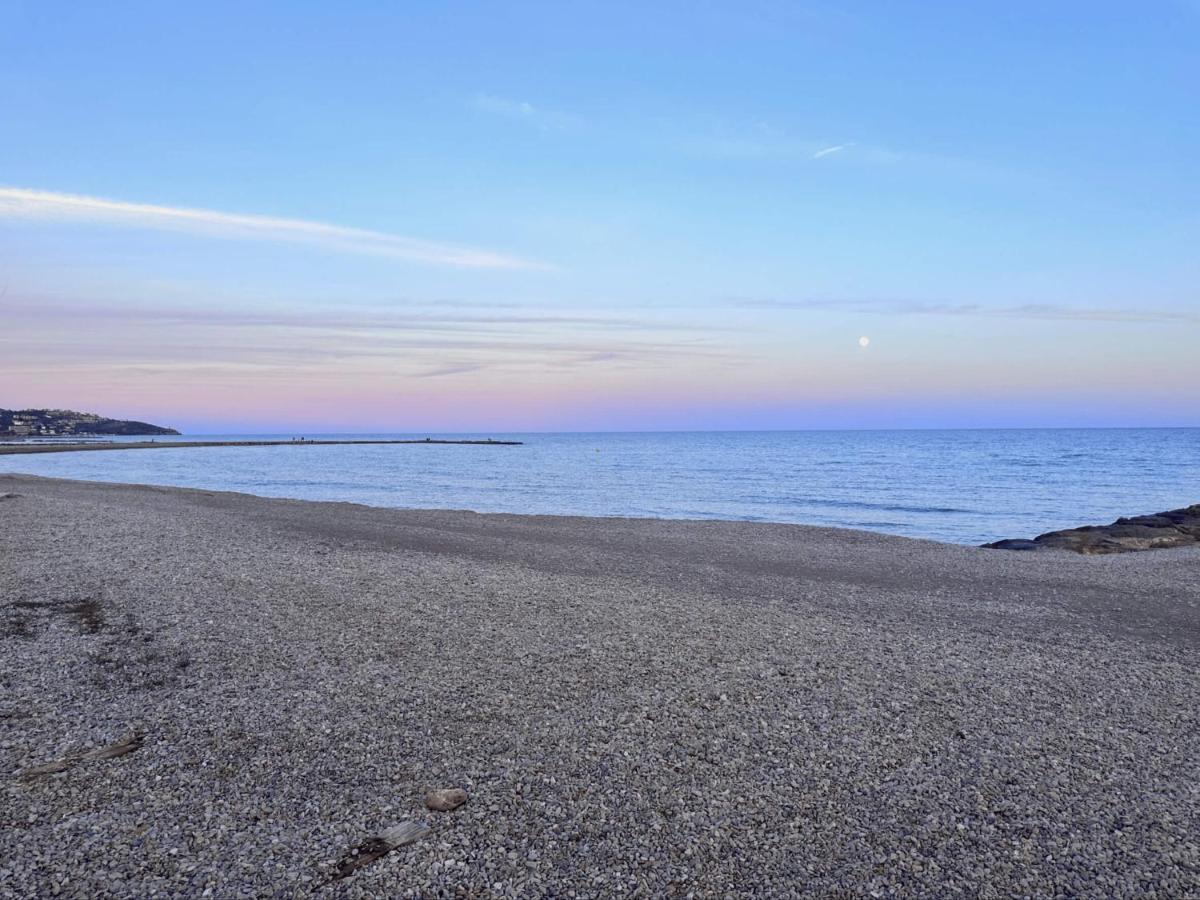 Appartamento Piso A Pie De Playa Con Piscina Y Vistas Al Mar Benicàssim Esterno foto
